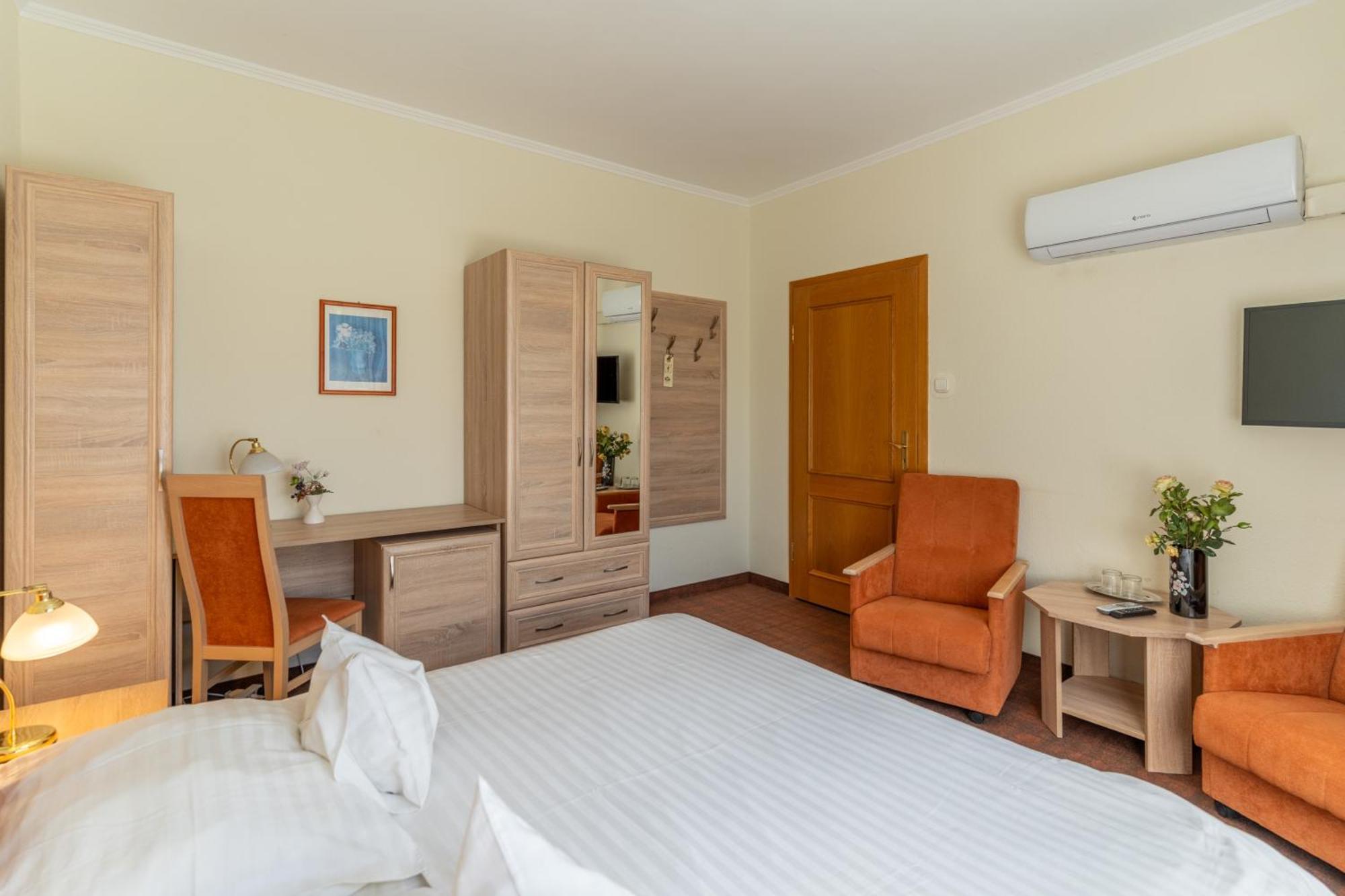Hotel Molnar — Photos 1